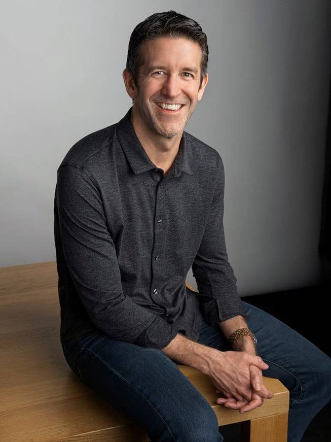 애플 차기 CEO에 낙점된 존 터너스(John Ternus·51) 애플 하드웨어 엔지니어링 수석부사장./애플