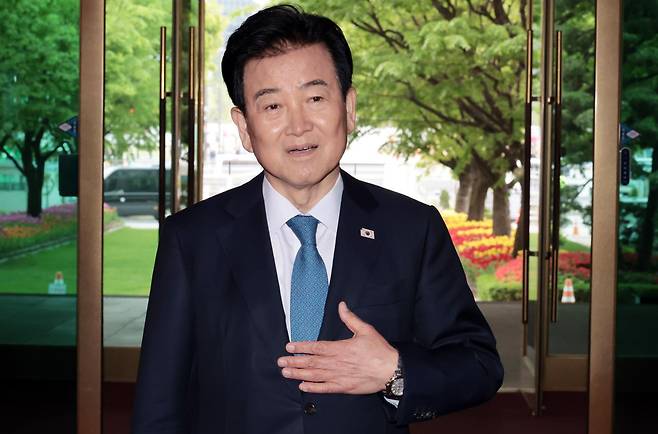 정동영 통일부 장관이 20일 오후 서울 종로구 정부서울청사에서 ‘북한 구성시 핵시설’ 발언과 관련해 입장을 밝히고 있다. 2026.4.20 ⓒ 뉴스1