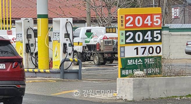 ▲ 태백지역 주유소 휘발유·경유 가격이 전국 최고 수준으로 치솟아 운전자들의 부담이 커지고 있다. 박창현 기자