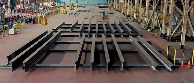 동국제강 포항공장에서 생산된 디메가빔 제품. 사진=동국홀딩스