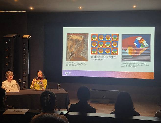 Lee So-young (right), director of the Asian Art Museum of San Francisco, and Kim Sun-jung, artistic director of Art Sonje Center, speak to the press on Tuesday in Seoul. (Park Yuna/The Korea Herald)