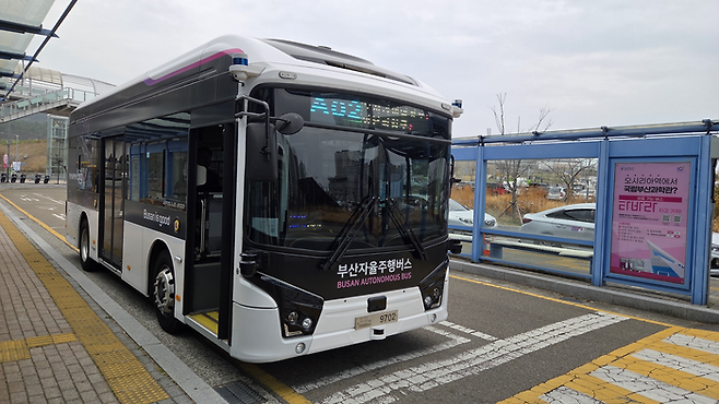 부산 A02 버스. 김준영 인턴기자.