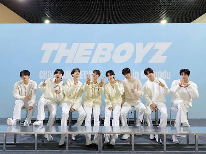 [서울=뉴시스] 그룹 '더보이즈'(THE BOYZ)가 첫 중국 팬미팅을 성공적으로 마쳤다. (사진=원헌드레드 제공) 2025.11.23. photo@newsis.com *재판매 및 DB 금지