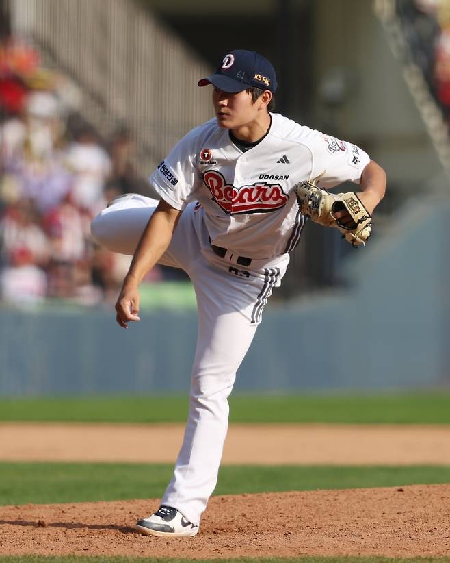 2024년 신인왕을 수상한 김택연. 두산 베어스 제공