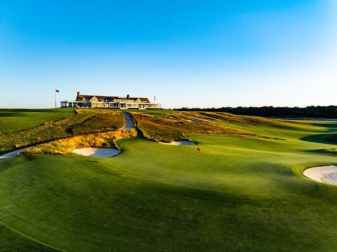 제126회 US오픈 골프 대회가 열리는 미국 뉴욕주 시네콕힐스 골프클럽 18번 홀 그린. USGA 제공.