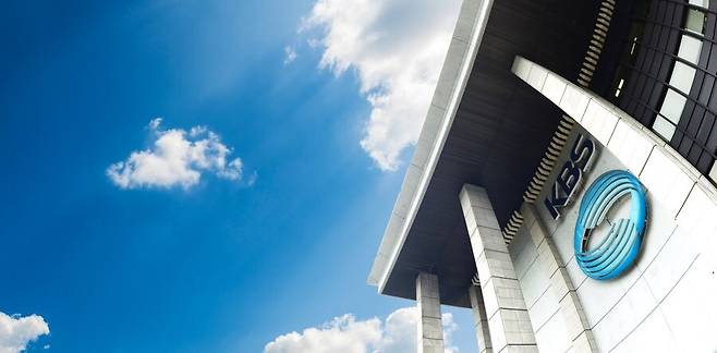 ▲ JTBC는 20일 "지상파 방송 중 우선 KBS와 2026 국제축구연맹(FIFA) 북중미 월드컵을 공동 중계하는 데 합의했다"고 알렸다. 더불어 MBC, SBS와의 협상도 지속적으로 이어 갈 계획이라 귀띔했다.&nbsp;ⓒ 연합뉴스