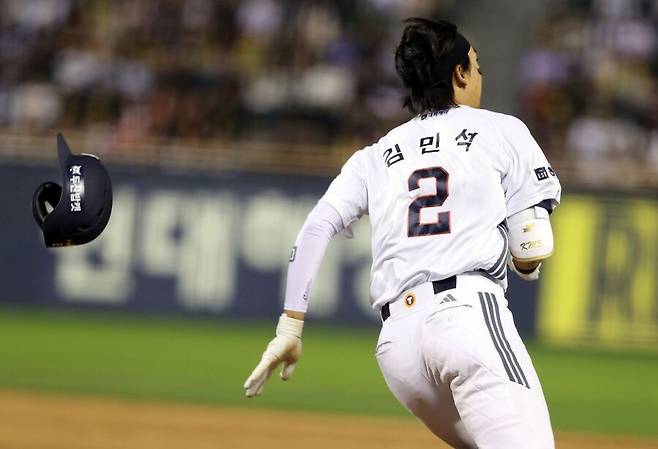 ▲ 두산 외야의 미래로 큰 기대를 모으고 있는 김민석 ⓒ두산베어스