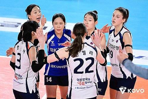 지난 시즌 IBK기업은행 선수단 [한국배구연맹 제공. 재판매 및 DB 금지]