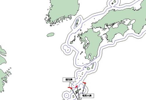 중국 함선 일본 서쪽 섬 사이 통과   [日통합막료감부 자료 캡처] 빨간색 화살표가 통과 경로