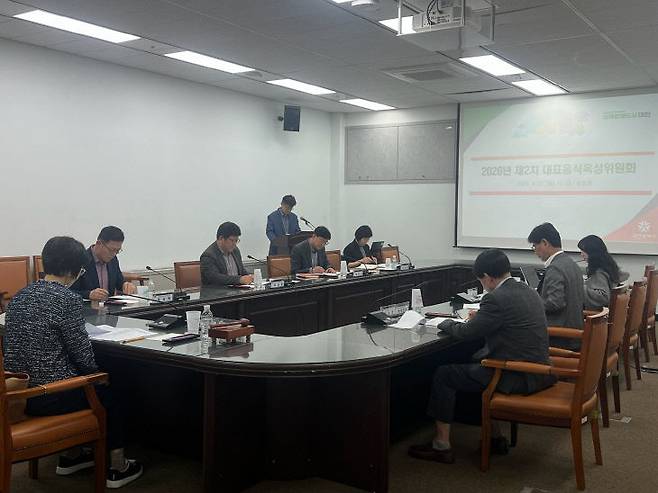 대전시는 21일 '제2차 대표음식육성위원회 회의'를 열고  '대전 시민이 사랑하는 음식 8가지'로 국밥, 짬뽕, 삼계탕, 돌솥밥, 설렁탕, 숯골냉면, 대청호 민물고기매운탕, 구즉 도토리묵을 지정했다. 사진제공은 대전시