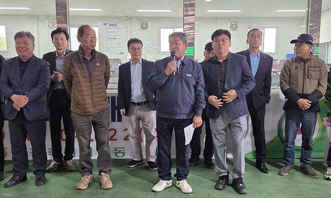 ▲ 22일 김진수 축협 조합장이 '염소 스마트 경매시장' 개장식에서 인사말을 하고 있다. 권오석 기자