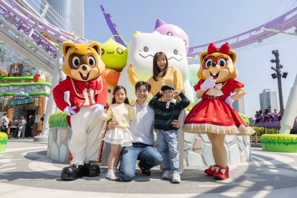 롯데월드 어드벤처, 메이플아일랜드존_캐릭터 광장.&nbsp;ⓒ롯데월드 어드벤처