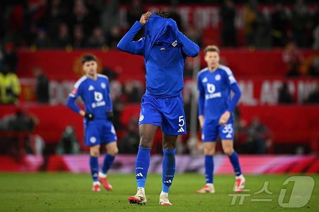 레스터시티가 2026-27시즌 3부리그에서 활동하게 됐다. ⓒ AFP=뉴스1