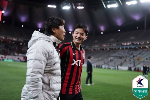 FC서울 김기동 감독과 황도윤. /사진=한국프로축구연맹