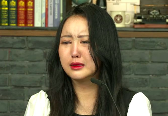 최서원씨(개명 전 최순실)의 딸 정유연씨(개명 전 정유라). 가세연 유튜브 채널 캡처