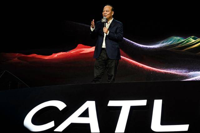 쩡위친 CATL 최고경영자가 21일 베이징에서 열린 슈퍼 테크데이에서 발표하고 있다. 베이징=AFP 연합뉴스