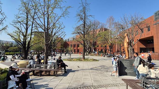 서울대 문리대가 있던 마로니에 광장. [사진 김정탁]