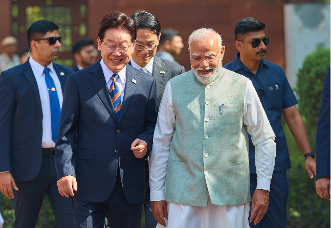 Lee, Modi agree to take Korea-India ties to ‘whole new level’: Seoul