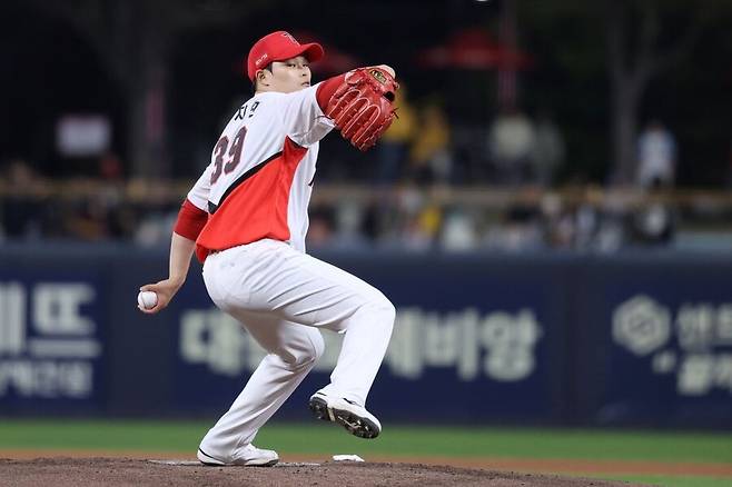 ▲ 21일 수원 KT전에서 강속구를 앞세워 1.2이닝을 깔끔하게 막아낸 최지민 ⓒKIA타이거즈