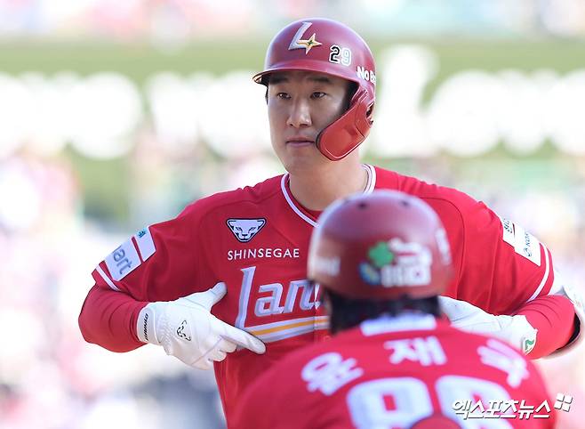 SSG 랜더스 오태곤이 22일 대구 삼성 라이온즈파크에서 열린 2026 신한 SOL KBO리그 삼성 라이온즈와의 팀 간 2차전에서 9회초 역전 결승 2타점 2루타를 기록했다. 사진 엑스포츠뉴스 DB