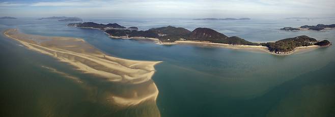 대이작도와 풀등. <옹진군청 제공>