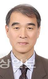 ▲ 한규만(사진) 전 울산대학교 영문학과 교수