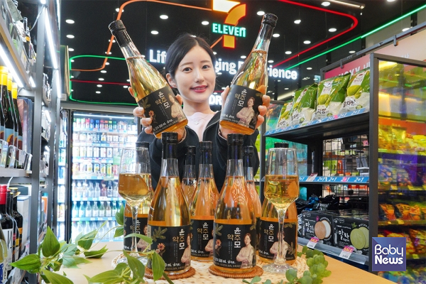 세븐일레븐, 윤주모 셰프 협업 프리미엄 약주 출시...전통주 인기 잇는다. ⓒ세븐일레븐