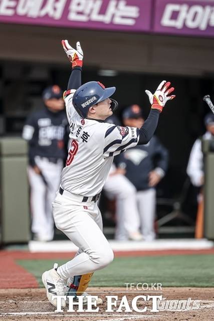 롯데 자이언츠 신윤후가 결정적인 순간 한 방으로 팀을 연패에서 구해냈다. /롯데 자이언츠