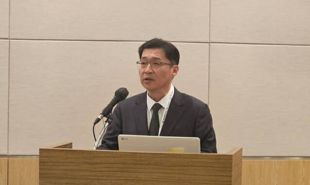 1년간의 성과와 비전을 발표하는 강원주 웹케시 대표(사진=지디넷코리아)