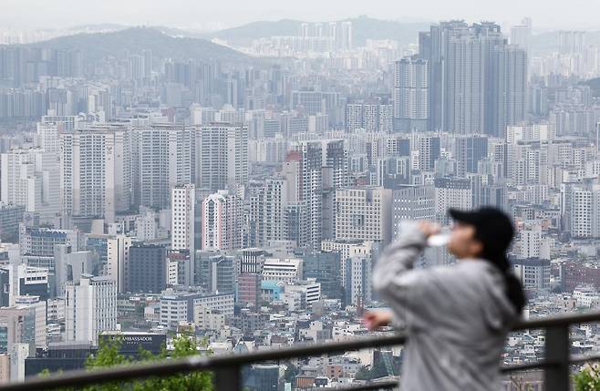 서울 남산에서 바라본 아파트 단지 모습. 2026.4.20 ⓒ 뉴스1