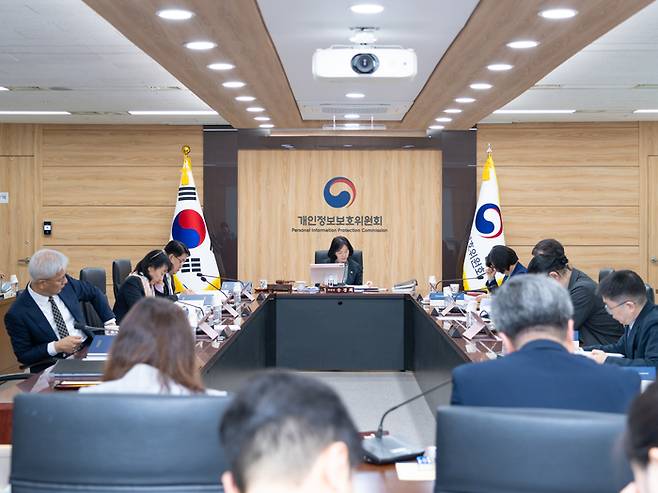 개인정보보호위원회는 지난 22일 오후 서울 종로구 정부서울청사에서 2026년 제7회 개인정보보호위원회 전체회의를 개최했다.