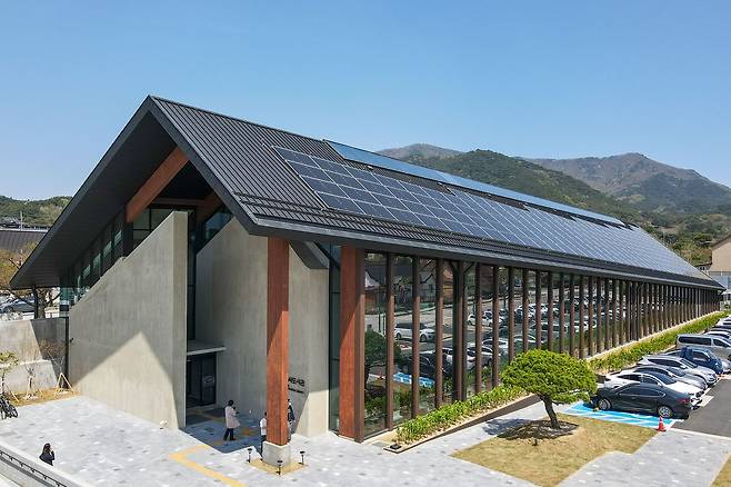 2025년 12월 개장한 고창 황윤석도서관.