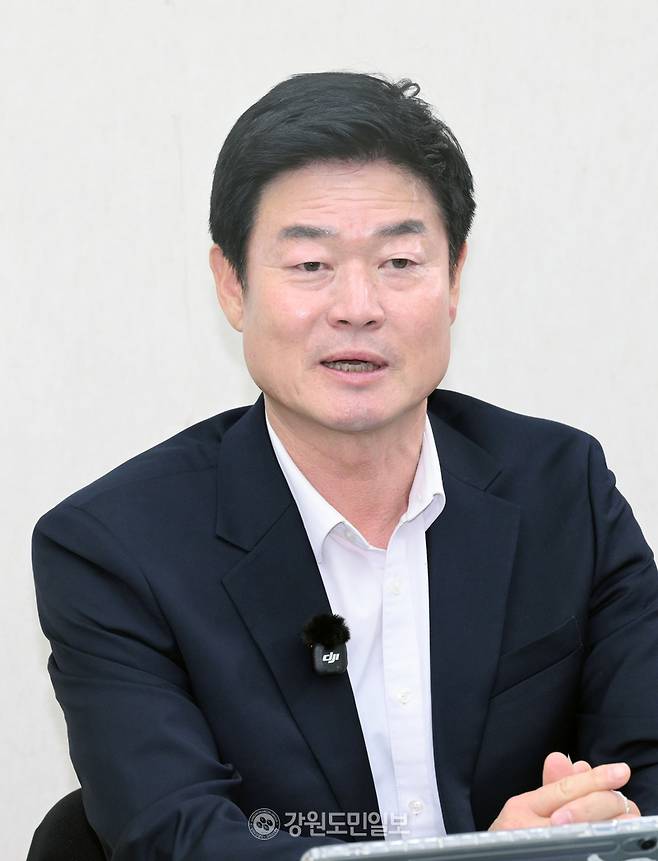 ▲ 구자열 더불어민주당 원주시장 예비후보는 22일 본사를 방문,  ‘6·3 지방선거 직격인터뷰’를 가졌다. 서영 기자