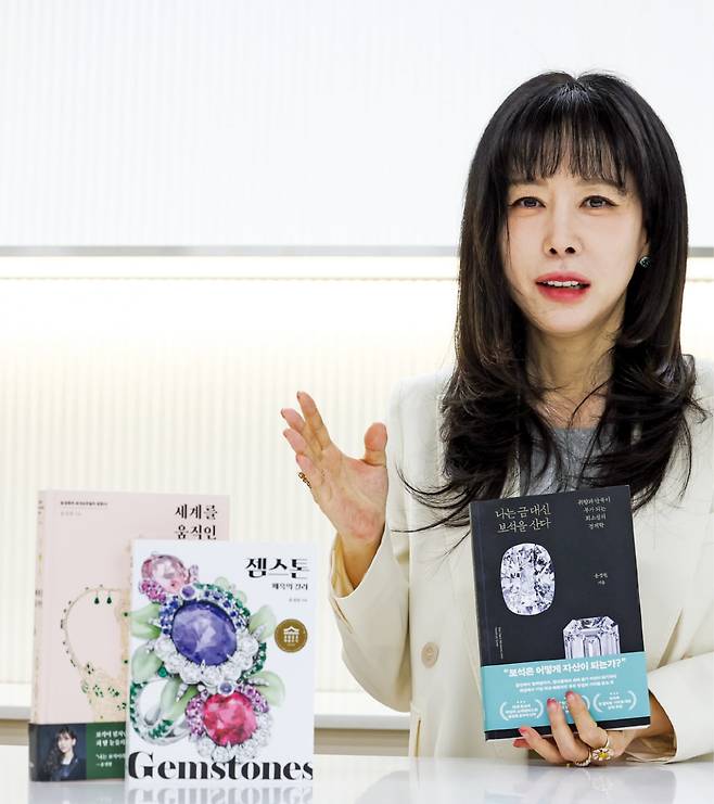 윤성원 하이 주얼리 스페셜리스트가 서울 중림동 한국경제신문사에서 인터뷰하고 있다. 문경덕 기자