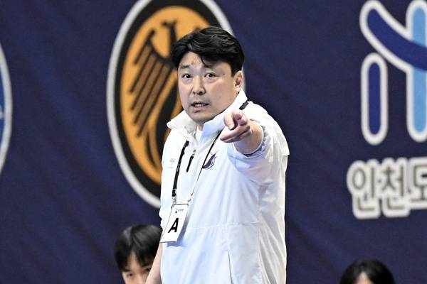 사진 하남시청 백원철 감독