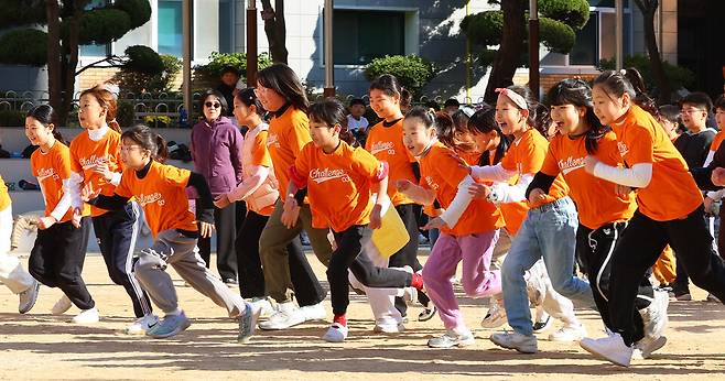 인천의 한 초등학교에서 운동회가 진행되는 모습으로, 기사 내용과 직접적인 관련 없는 사진 ⓒ연합뉴스