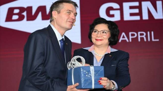 ▲ 새로운 점수 체계는&nbsp;매 게임 15점을 먼저 얻는 쪽이 승리하는 구조다. BWF는 앞서 2018년과 2021년 '11점 5판 3승제' 도입을 추진했다.&nbsp; 다만 두 차례 모두 가결 정족수인 찬성 3분의 2를 채우지 못해 무산됐다. 이번 15점제는 기존 11점제의 절충안 성격이다.&nbsp;선수 보호와 운영 효율성을 내세운 BWF가 '2전 3기'를 위해 내놓은 승부수다. ⓒ 인도네시아 '리가 올라르가'