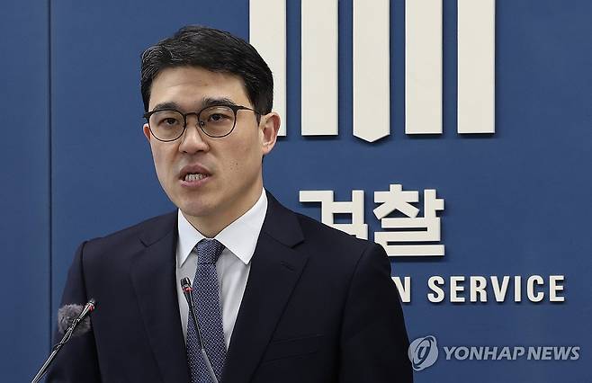 검찰, 서민경제 교란사범 수사 결과 발표 (서울=연합뉴스) 이진욱 기자 = 2일 서울 서초구 서울고검에서 나희석 서울중앙지검 공정거래조사부 부장검사가 서민경제 교란사범 집중 수사 결과를 발표하고 있다. 2026.2.2 cityboy@yna.co.kr