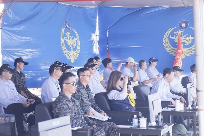 대만 해양장관, 남중국해서 훈련 주재 [대만 해양위원회 제공 사진 CNA 캡처. 재판매 및 DB금지]