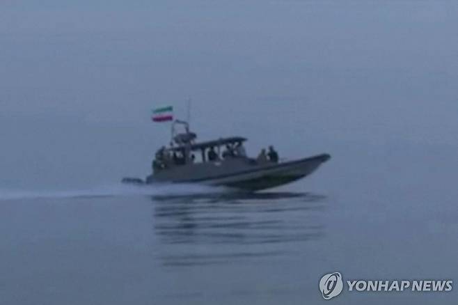 호르무즈 해협의 이란 혁명수비대 함정 [AFP/IRIB TV 연합뉴스 자료사진. 재판매 및 DB 금지]