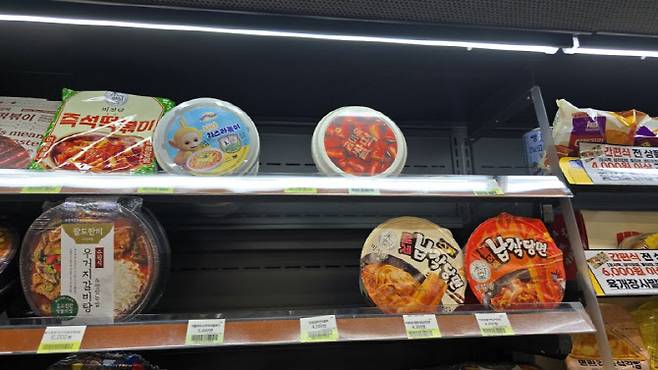 서울 양천구의 한 CU매장 역시 간편식 매대가 비어있다. (사진=김지우 기자)