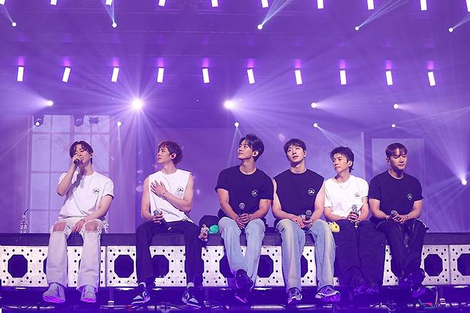10일 서울 송파구 잠실 실내체육관에서 열린 2PM콘서트 ‘잇츠 투피엠’의 한장면. 사진|JYP엔터테인먼트