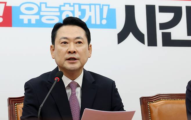 국민의힘 장동혁 대표가 24일 국회에서 브리핑을 열고 있다. 연합뉴스