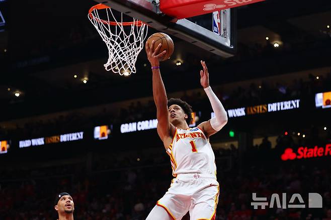 [애틀랜타=AP/뉴시스] 미국프로농구(NBA) 애틀랜타 호크스의 제일런 존슨. 2026.04.23.