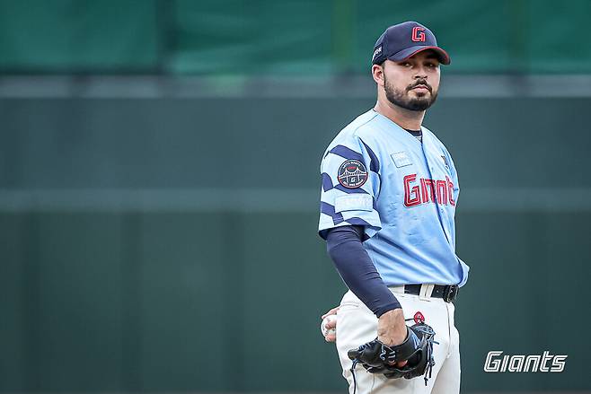 ▲ 이날 감보아의 패스트볼 최고 구속은 95.1마일(153㎞)이었고 평균 구속은 93마일(149.7㎞)에 형성됐다.&nbsp; 평균 구속은 지난해보다 3km나 급격히 추락한 것으로 우려를 모은다 ⓒ롯데 자이언츠