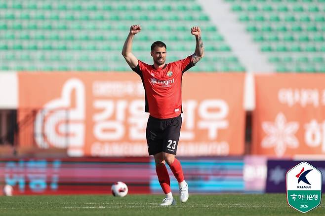 강원FC 수비수 강투지. /사진=한국프로축구연맹 제공