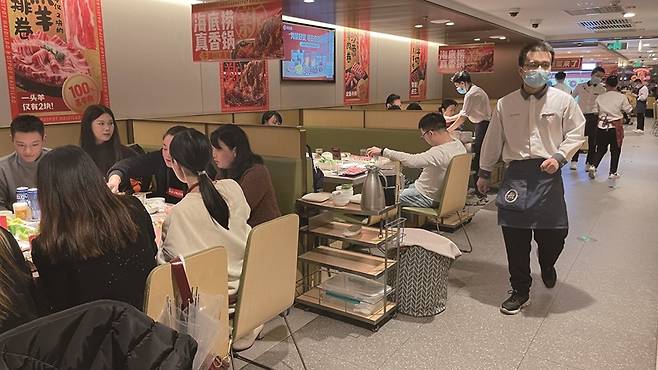 C-프랜차이즈 전반이 국내 시장에서 동반 성장하고 있다. 사진은 하이디라오 매장.[사진｜연합뉴스]