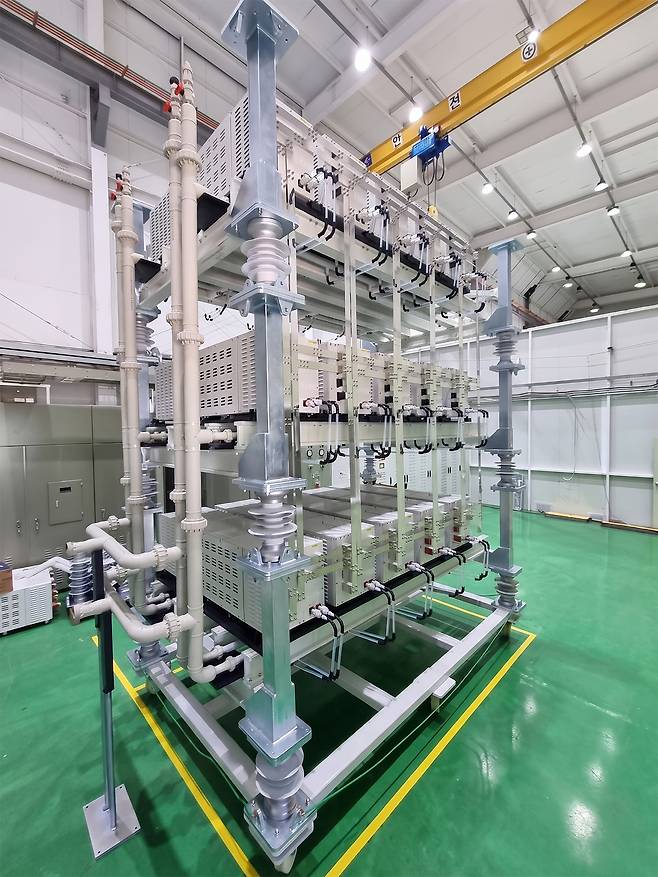 효성중공업이 2022년 세계 최초로 개발한 22.9kV SST.(효성중공업제공)