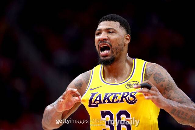 스마트가 연장전에서 득점을 올리고 세리머니하고 있다. /게티이미지코리아