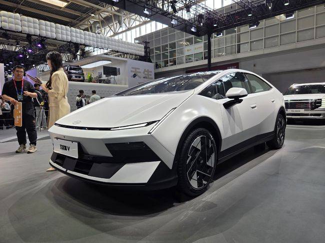 아이오닉 V이 전면. /한국자동차전문기자협회 공동취재단